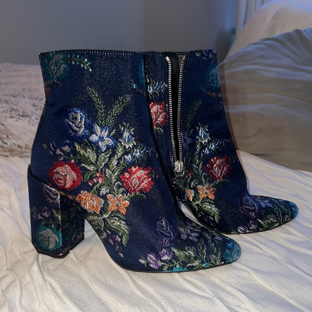 Zara basic collection 39 booties, used